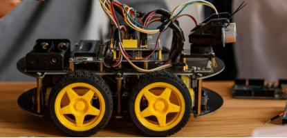 Hands-On Learning: A Teacher’s Guide to Using STEM Kits in Early Education